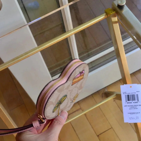 Coach CU405 Coach X Observed By Us Heart Coin Case In Signature Canvas - Picture 6 of 7